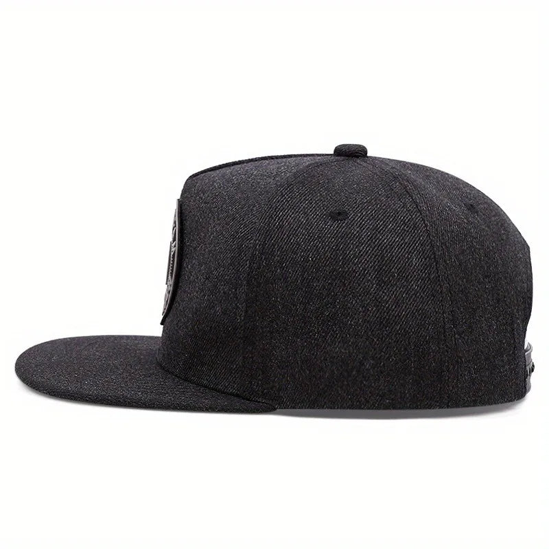 Fashionable flat brimmed hats, casual, street style, embroidered hip hop hats with round logo letter H, baseball caps